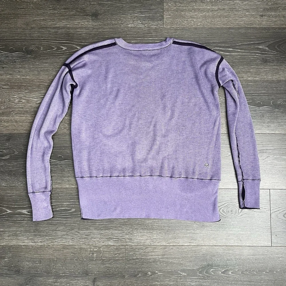 Lululemon Sweater Women's Approx Size‎ 10 Purple Thumbholes Pullover Reversible